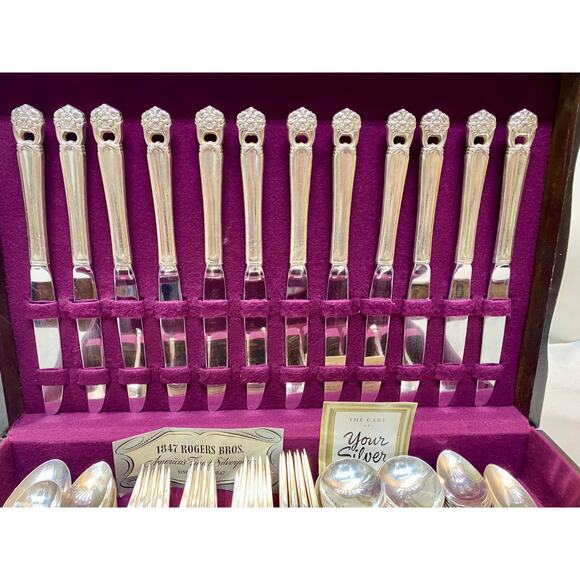 1847 Rogers Bros Silver Plate ETERNALLY YOURS Silverware Set 82 Pieces w Case - Picture 3 of 14